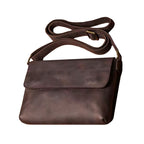 Echtleder Umhängetasche Herren aus Rindsleder – Frontansicht mit Schulterriemen