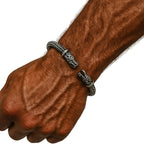 Viking Armring Oath Ring – authentischer Wikinger Schwurarmreif aus massivem Metall am Handgelenk getragen, Symbol für Stärke & Treue