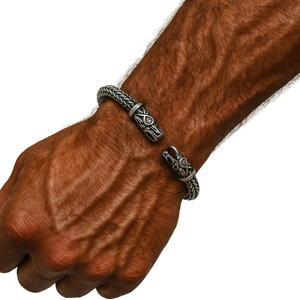 Viking Armring Oath Ring – authentischer Wikinger Schwurarmreif aus massivem Metall am Handgelenk getragen, Symbol für Stärke & Treue