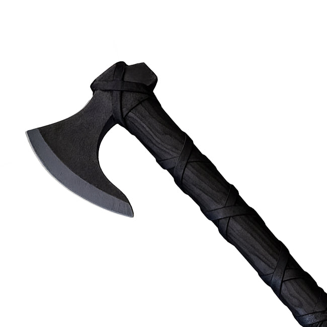 Wikinger-Axt „Ragnar“ mit schwarzem Axtschaft & Stahlklinge – vor weissem Hintergrund | NORDSKULLS