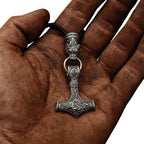 Mjölnir Thors Hammer Anhänger 925 Silber Wikinger Schmuck in Hand