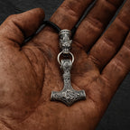 Mjölnir Wikinger Schmuck Thors Hammer Halskette 925 Silber in Handfläche