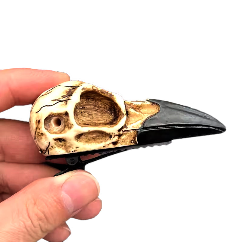 Raben-Schädel Haarklammer CROW-SKULL in realistischer Knochenoptik – Wikinger Haaraccessoire aus dem Nordskulls Shop