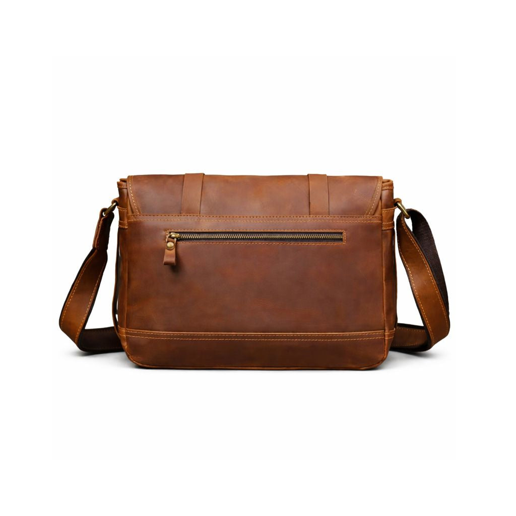 Echtleder Umhängetasche Herren braun, Rückansicht auf hellem Hintergrund