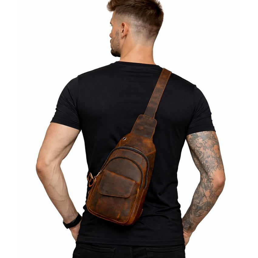 Echtleder Umhängetasche Herren am Rücken getragen aus robustem Rindsleder